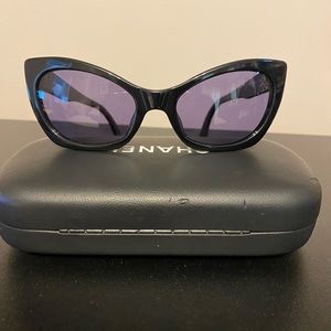 Black Cat-eye Chanel sunglasses - small frame